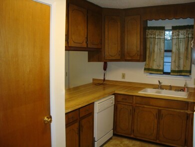 Pass through to breakfast bar