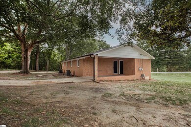 205 Adger Rd unit A, Easley, SC 29642 - photo 2