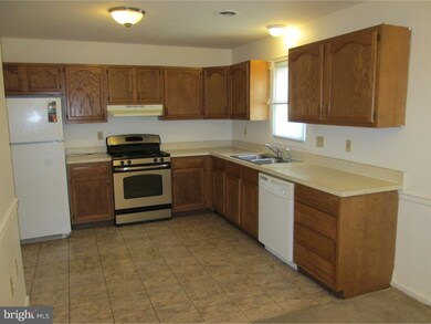 211 S 4th St, Womelsdorf, PA 19567 - photo 2