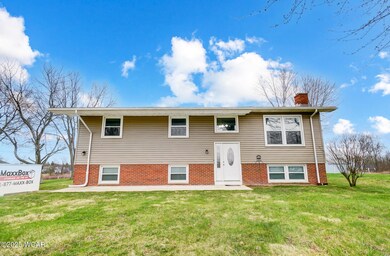 2563 Hall Dr, Lima, OH 45806 - photo 2