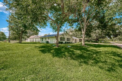 2624 County Road 148, Alvin, TX 77511 - photo 2