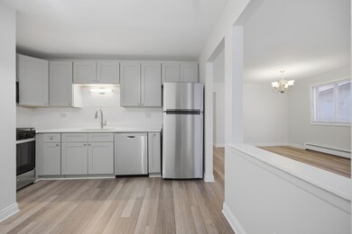 2556 Waterbury Dr unit 1905, Woodridge, IL 60517 - photo 6