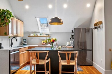 5 Gardner St unit 3, Salem, MA 01970 - photo 2