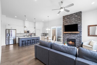 4096 SW Badger Ave, Redmond, OR 97756 - photo 4