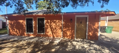 7306 Moline St unit B, Houston, TX 77087 - photo 2