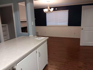 1404 Navaho St, Arlington, TX 76012 - photo 5