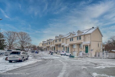 72 Garretson Ln, Staten Island, NY 10304 - photo 6