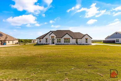 312 Kenyon Ct, Granbury, TX 76049 - photo 2