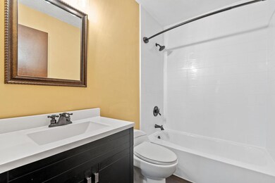 34-web-or-mls-2801 Flag Ave 314-34.jpg