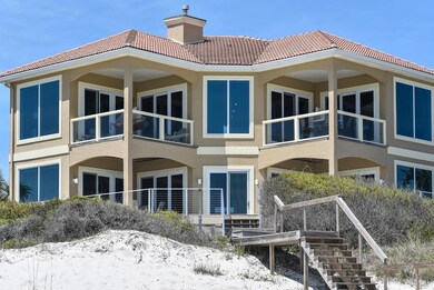 Windows Provide 180* Gulf Views