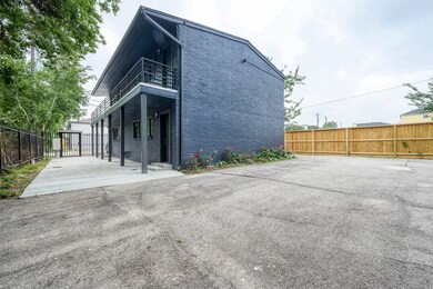 6810 Del Rio St unit 2, Houston, TX 77021 - photo 3