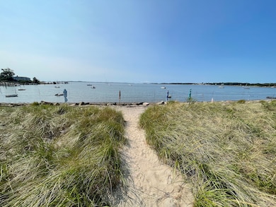 14 Oak St, Stonington, CT 06378 - photo 6