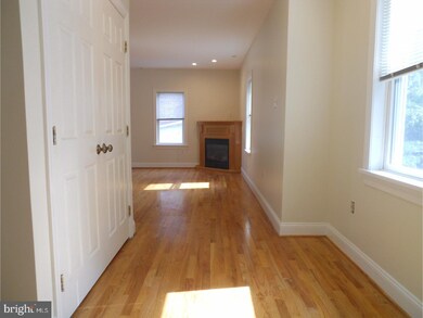 406 W Wayne Ave unit 2ND FL, Wayne, PA 19087 - photo 4