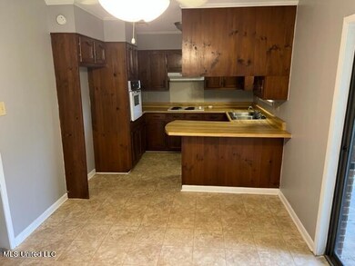 10425 Riverbend Cir, Moss Point, MS 39562 - photo 6