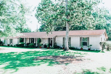 7121 Lynd St, Moss Point, MS 39563 - photo 2