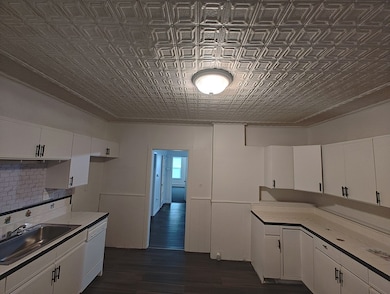 74 Linden St unit 2nd Floor, Holyoke, MA 01040 - photo 6