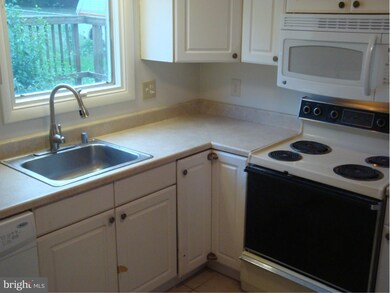 133 Martin Dr, Manassas Park, VA 20111 - photo 2