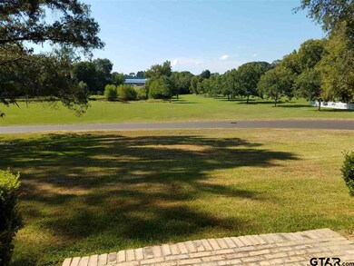 11247 Timber Creek Cir, Tyler, TX 75707 - photo 4