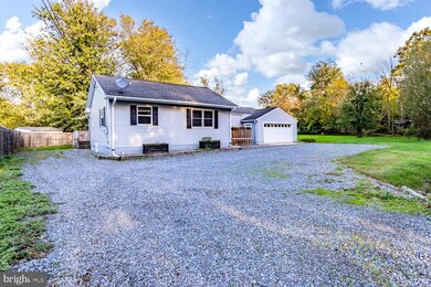 907 Bordentown Rd, Columbus, NJ 08022 - photo 3