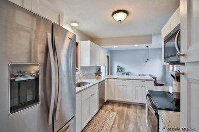 19 Greenleaf Dr, Delmar, NY 12054 - photo 5