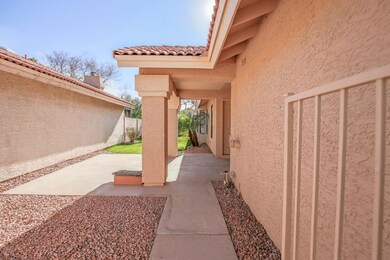 1049 W Sunward Dr-Gilbert, AZ  85233-Uni