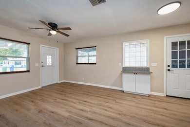 6303 S Lansdale Cir, Tampa, FL 33616 - photo 3