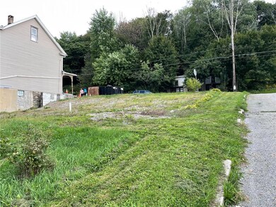 401 E Abbott St, Lansford, PA 18232 - photo 4