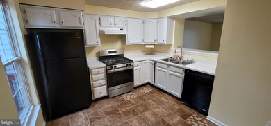 28 N Merriment Dr, Newark, DE 19702 - photo 2