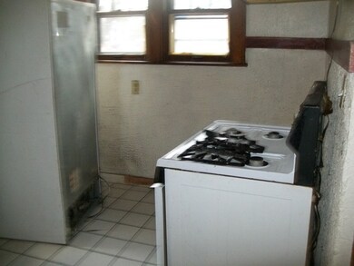 314 Wisconsin Ave, Waukegan, IL 60085 - photo 3