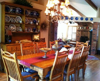 dinning to living room