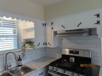 10334 Kingspoint Rd, Houston, TX 77075 - photo 6