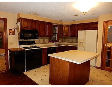 37 Woodhaven St, Carver, MA 02330 - photo 2