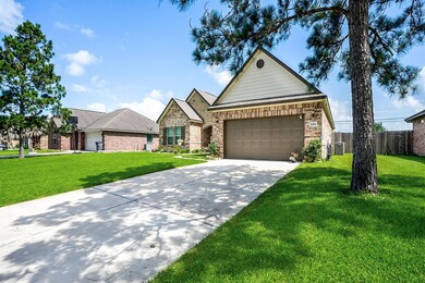 2313 Hedgerose Ln, Bay City, TX 77414 - photo 2