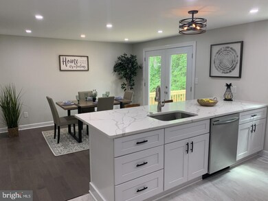 9833 Branchleigh Rd, Randallstown, MD 21133 - photo 5