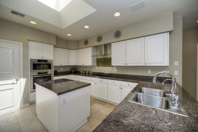 016_Kitchen
