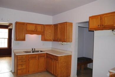711 N Van Buren St, Auburn, IN 46706 - photo 4