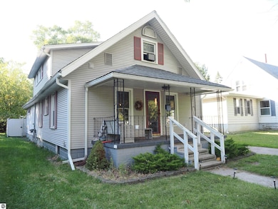 811 N River Ave, Alma, MI 48801 - photo 2