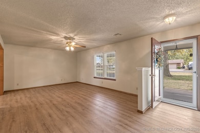 405 Will Rogers Loop E, Oologah, OK 74053 - photo 6