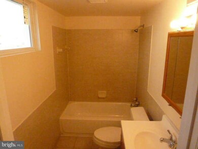 6302 Balfour Dr, Hyattsville, MD 20782 - photo 5