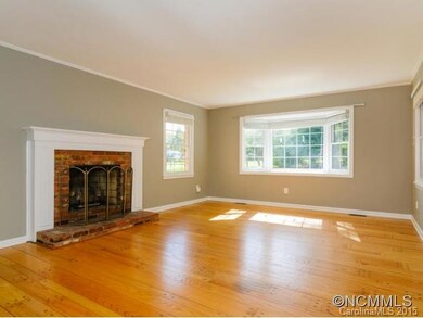 Peg & Plank Floors in LR