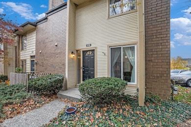 2700 Birchcrest Dr SE unit 9, Grand Rapids, MI 49506 - photo 2