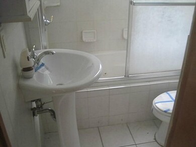 Full Bath.