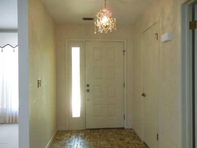 7232 Holiday Hill Cir N, Jacksonville, FL 32216 - photo 3