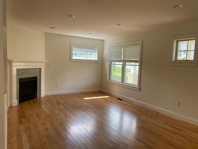 4 Madeline livingroom 1