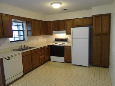 Full kitchen DSC02800