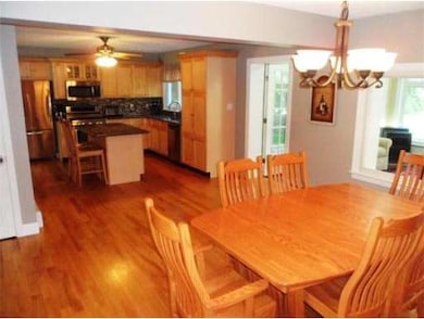 201 Meadow St, Agawam, MA 01001 - photo 3