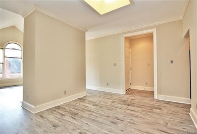 Seamless Entry into Living Room from Dining Area!