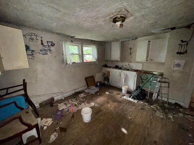 175 N Snowden St, Andrews, IN 46702 - photo 5