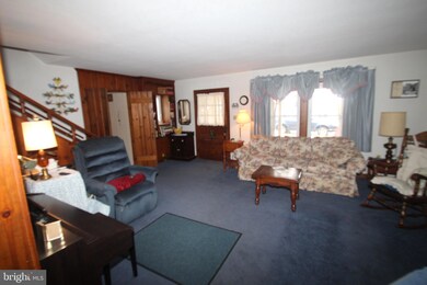 143 E Broad St, New Holland, PA 17557 - photo 3