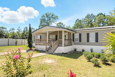 714 E Picasso Cir, Defuniak Springs, FL 32433 - photo 2